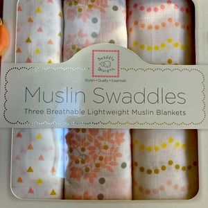 NWT Set of 3 Swaddle Blankets